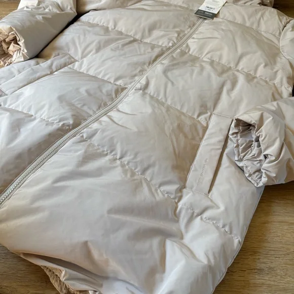 Vuori Mammoth Down Parka in Ecru - Picture 5 of 10